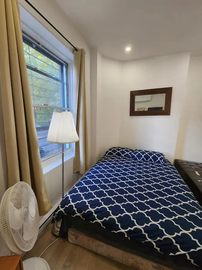 Cozy Full Unit Condo Luxury For 2-3 People Montréal Séjour chez l'habitant